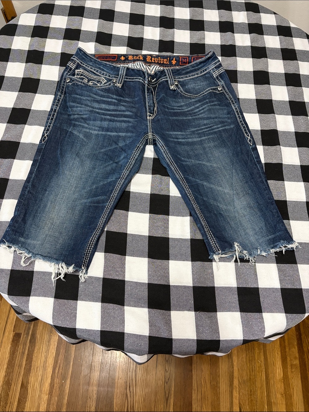 Rock Revival Alanis Denim Bermuda Jean Shorts Cutoff Size 34 x 14 uncuffed